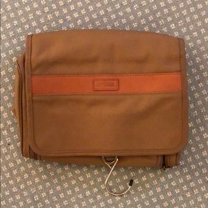 Large Hartman hanging toiletry case